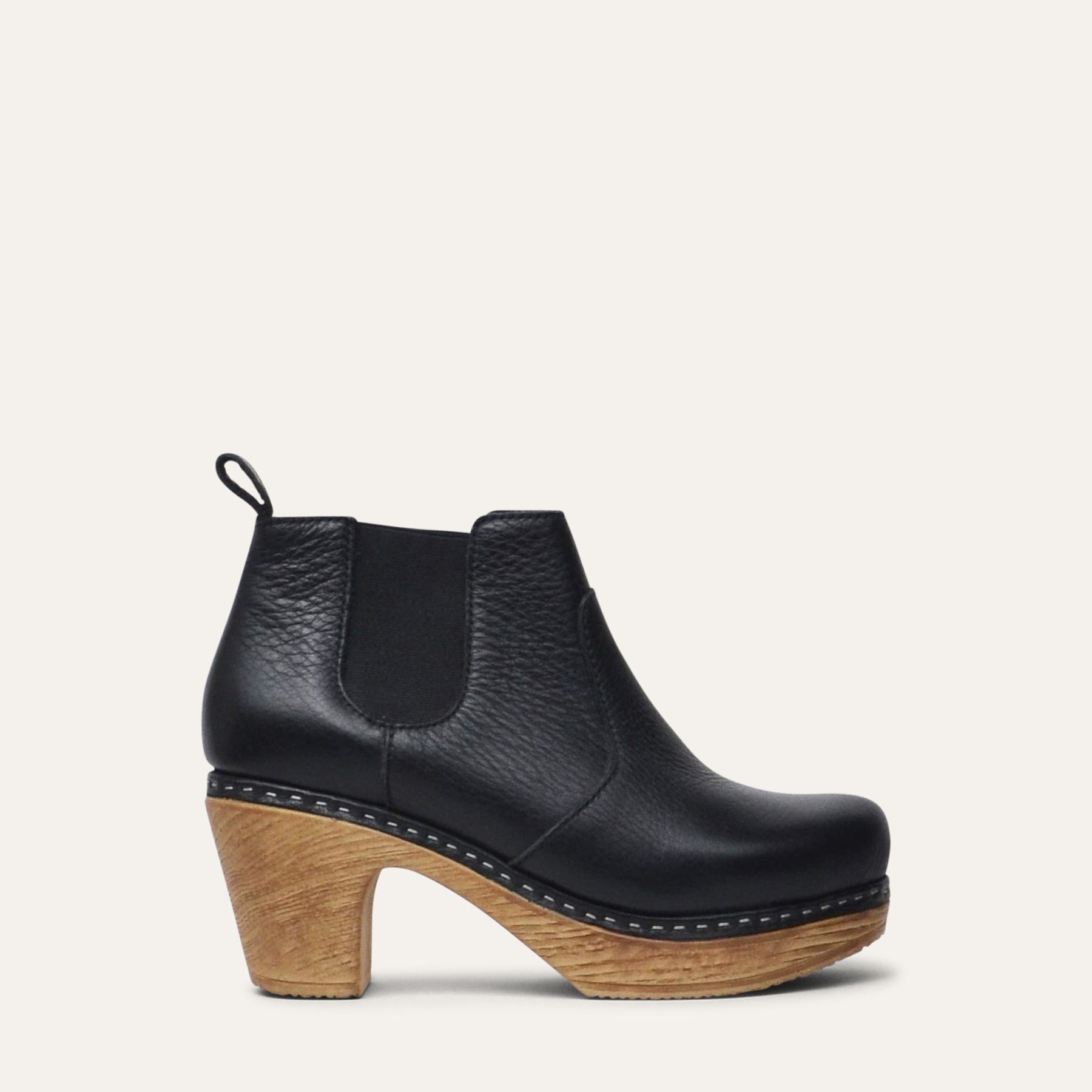 Calou Clogs: Stylish Comfort for Every Occasion