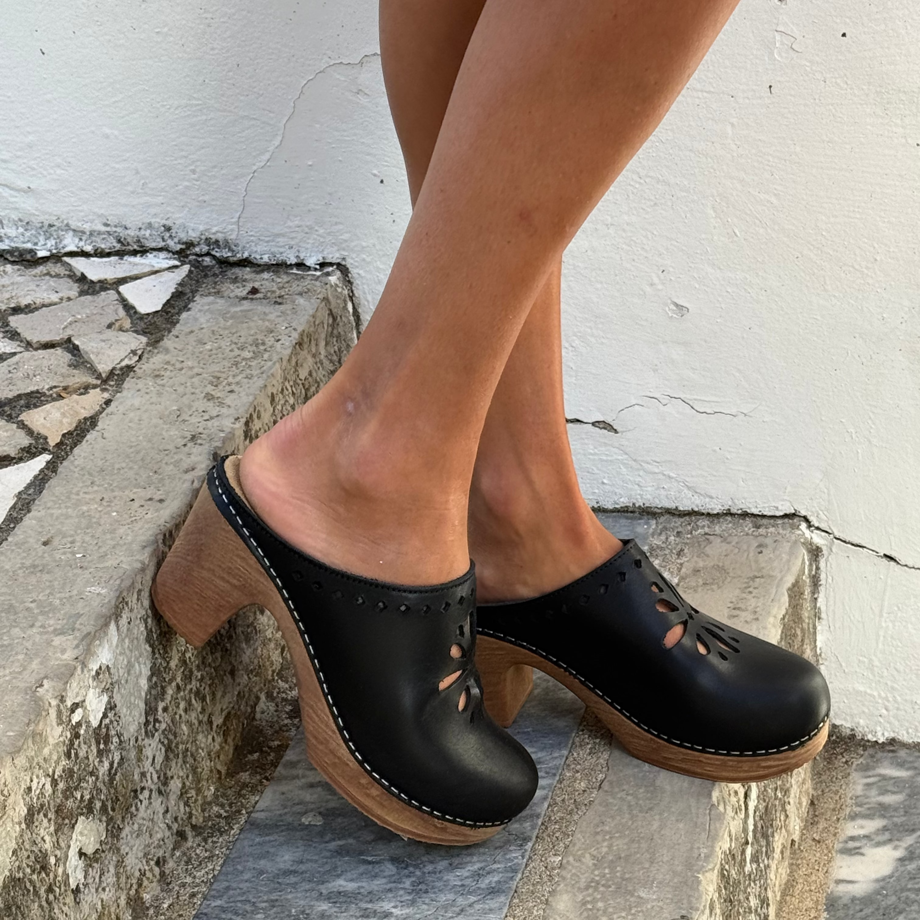Lottie Black