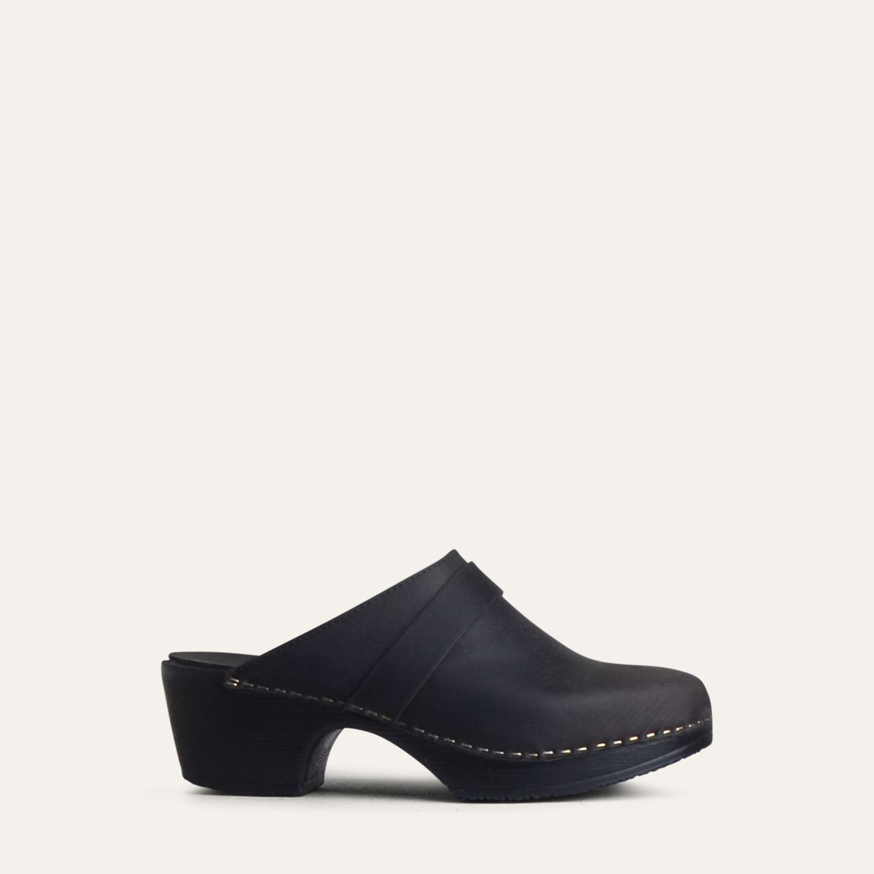 Annika black leather clog Calou Stockholm