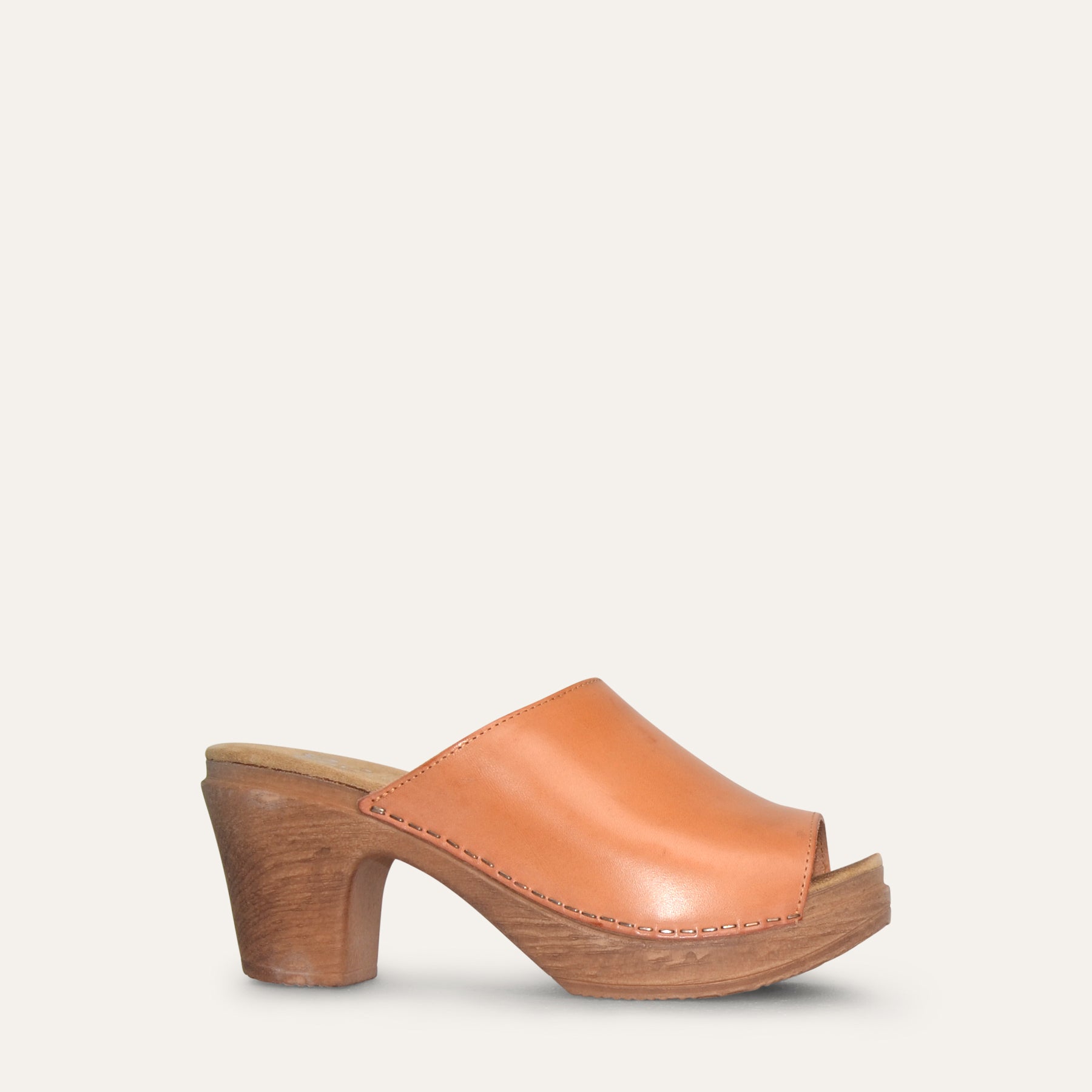 sideview Natural clog sandal on flexible sole by Calou