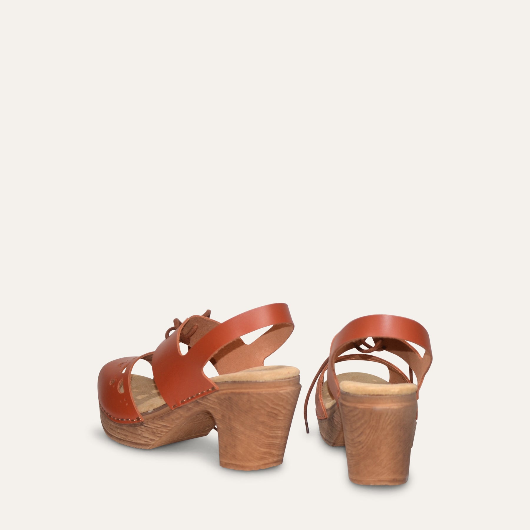 Notty Backview rust clogs by Calou