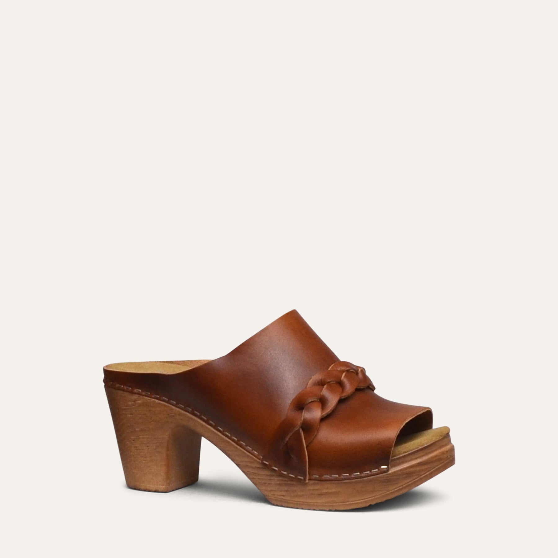 Nova brown leather clog