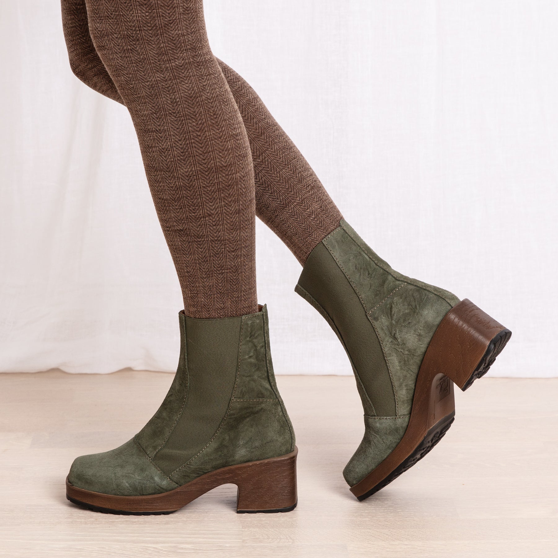 Signe green suede clog chelsea  boots on model, Calou Stockholm